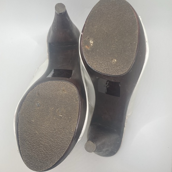 Vintage platform peep toe white with stone detailing size 71/2 - Picture 5 of 13